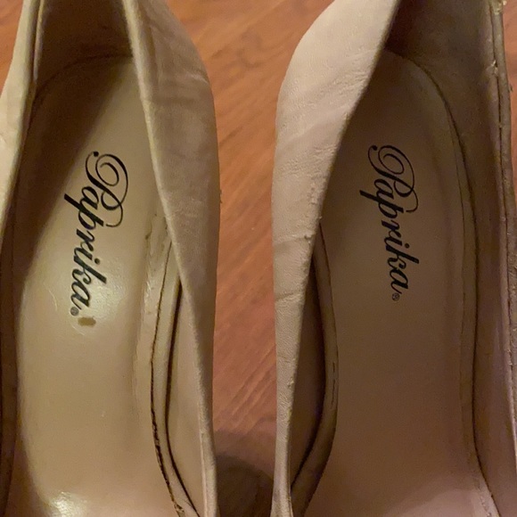 Heels - Picture 4 of 6